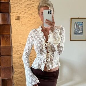 Venderby’s Thalia Trim Lace Top - Cream NWT